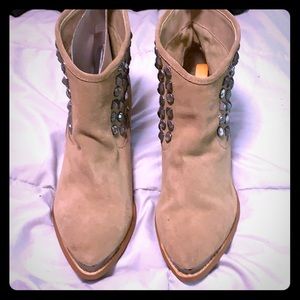 Chinese laundry booties with steel tip. Brand new.